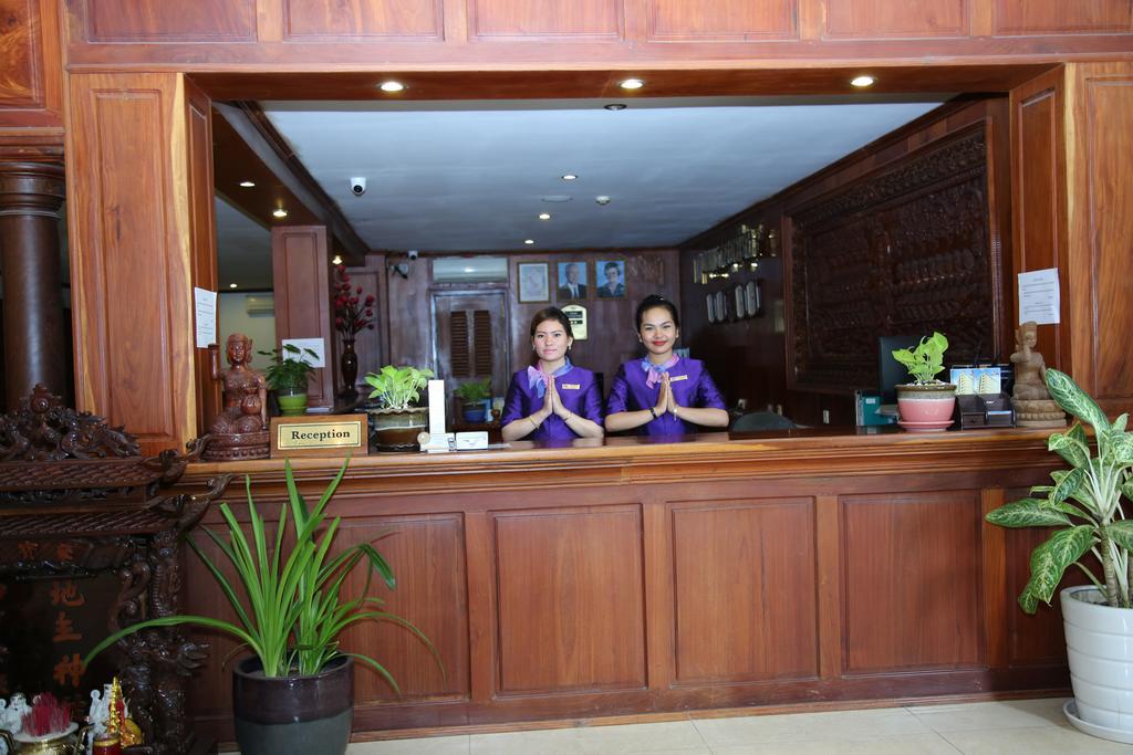 Holiday Hotel Battambang Eksteriør billede