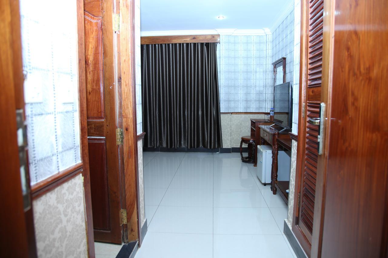Holiday Hotel Battambang Eksteriør billede