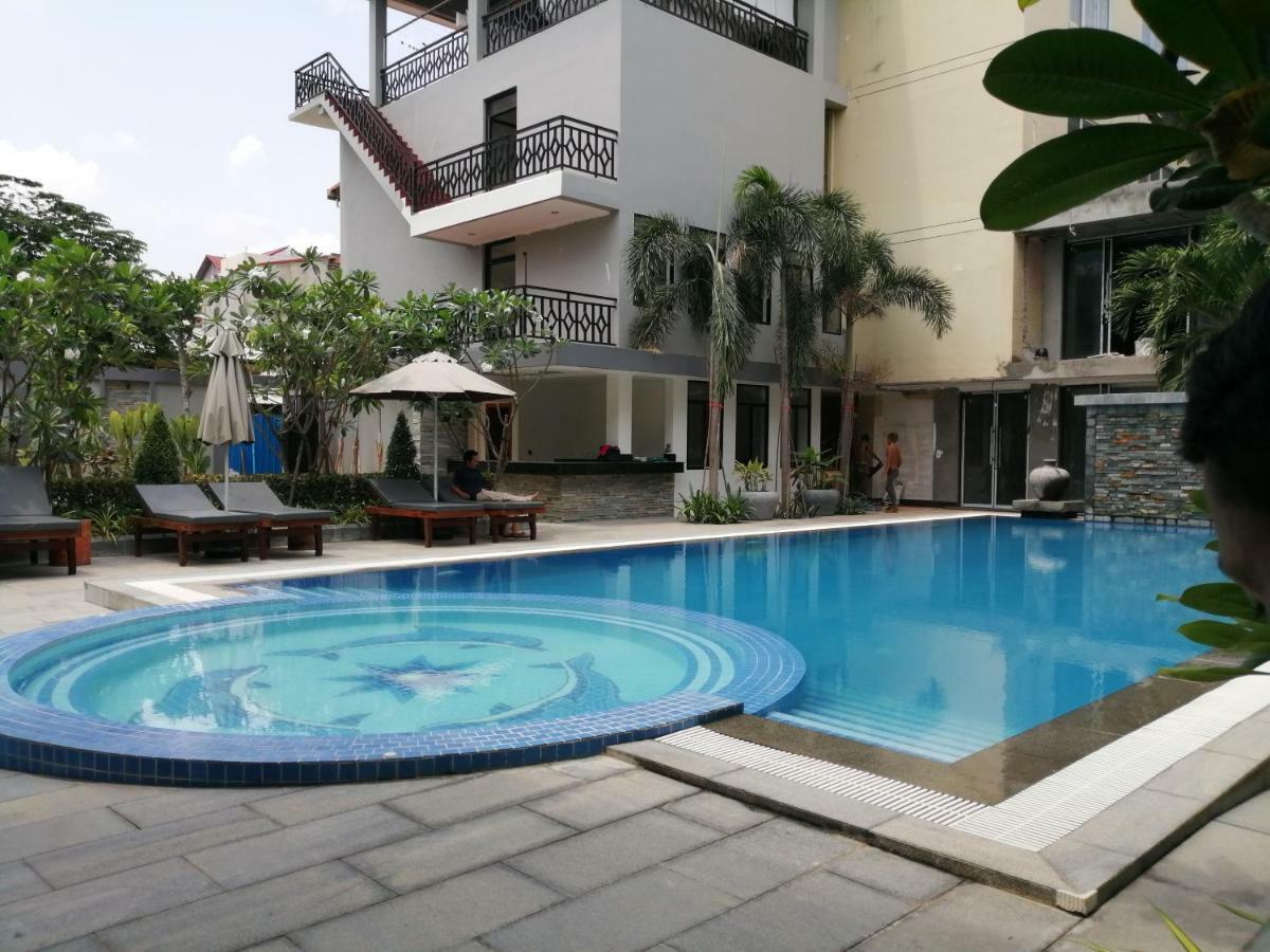 Holiday Hotel Battambang Eksteriør billede