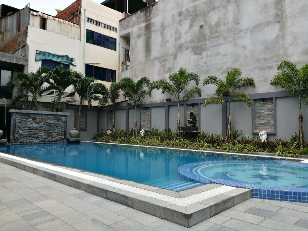 Holiday Hotel Battambang Eksteriør billede