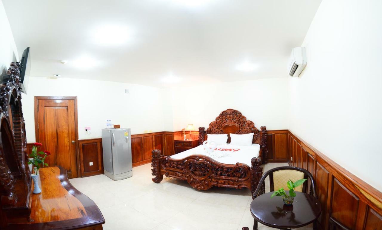 Holiday Hotel Battambang Eksteriør billede