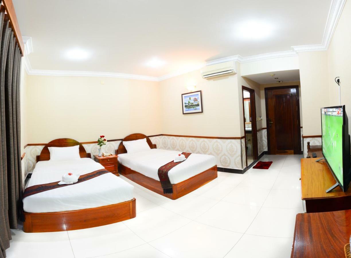 Holiday Hotel Battambang Eksteriør billede