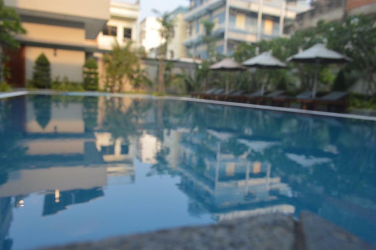 Holiday Hotel Battambang Eksteriør billede